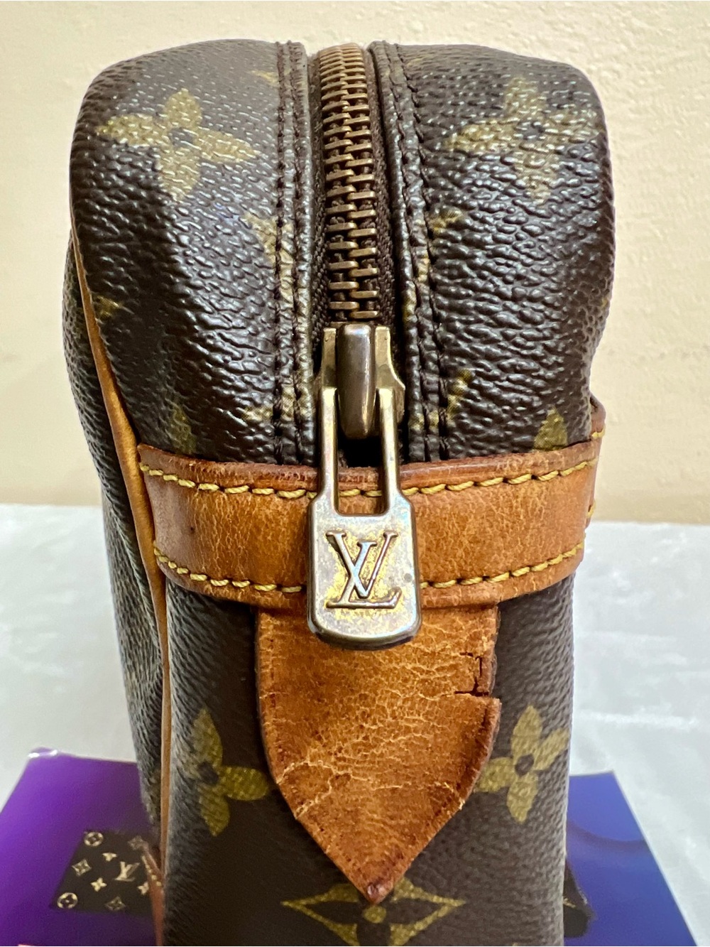 AUTH LOUIS VUITTON COMPIEGNE 28 CLUTCH - Picture 7 of 16